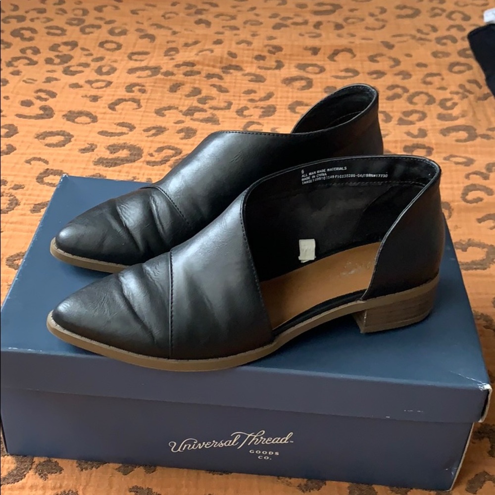 Universal Thread Cut Out Bootie